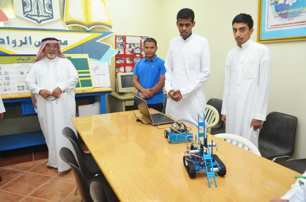 اهتمام شركة عطاء التعليمية بالبحث العلمي والابتكار من خلال أول نادي علمي مدرسي على مستوى منطقة الرياض